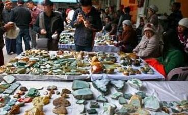 中国十大翡翠交易市场，正规的原石交易市场