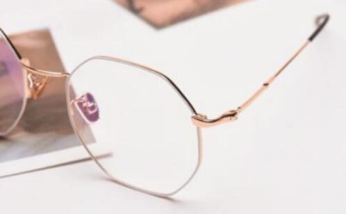 十大国产眼镜店品牌 国产眼镜品牌排行榜前十名 眼镜哪个牌子好