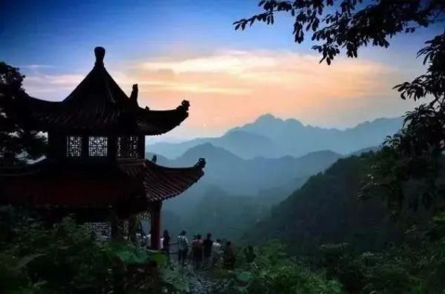 广西旅游必去十大景点排名，广西旅游十大最佳景点排行榜