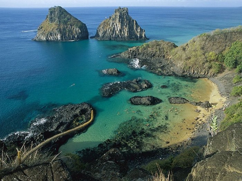 48、巴西大西洋群岛：费尔南多－迪诺罗尼亚岛和罗卡斯岛保护区